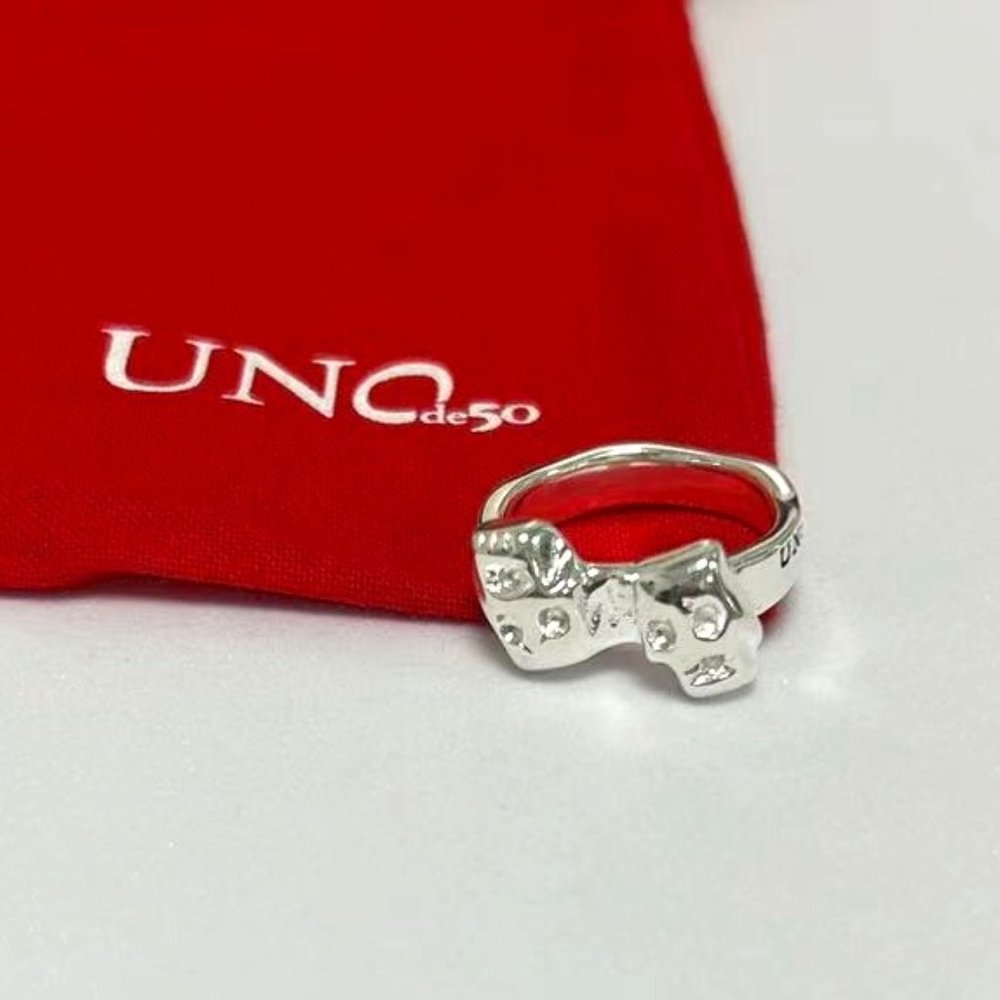 UNO de 50 ARE YOU TALKING TO ME? Crystal Skull Ring Silver